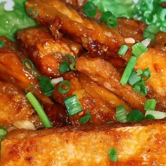 Cá tầm chiên nước mắm